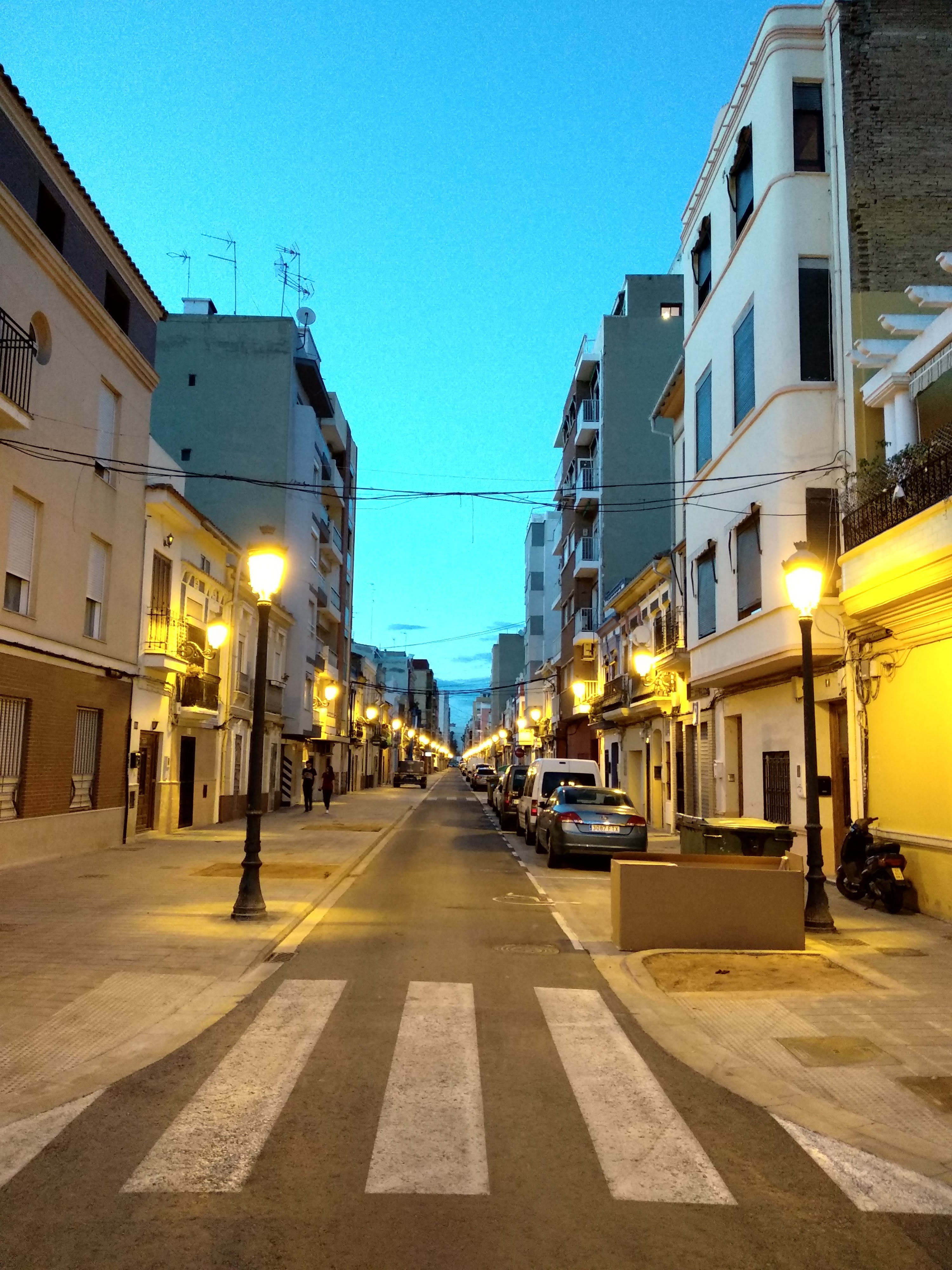 Wieczorny spacer ulicami Walencji